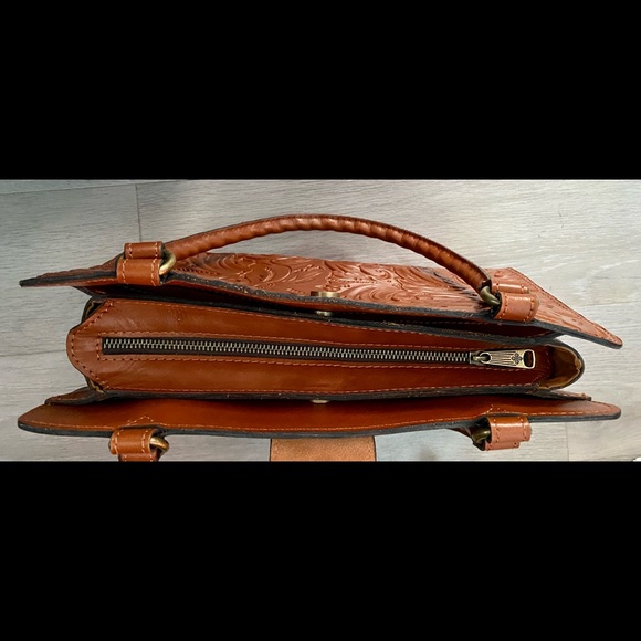 DESIGNED BY PATRICIA NASH!!! Like New. Rienzo Satchel Purse, 100%leather - Picture 7 of 10